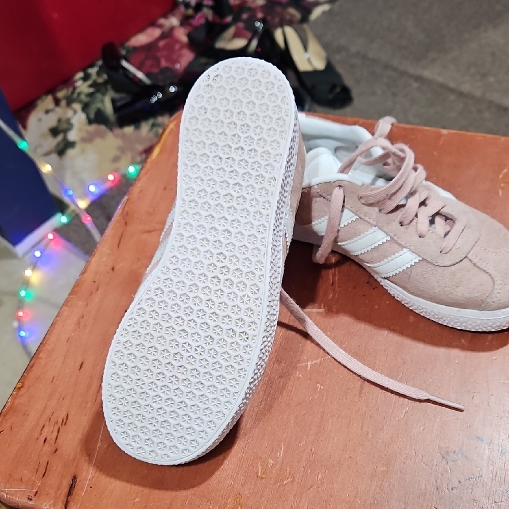 adidas Kids Sneakers in Pink and White - Picture 2 of 7